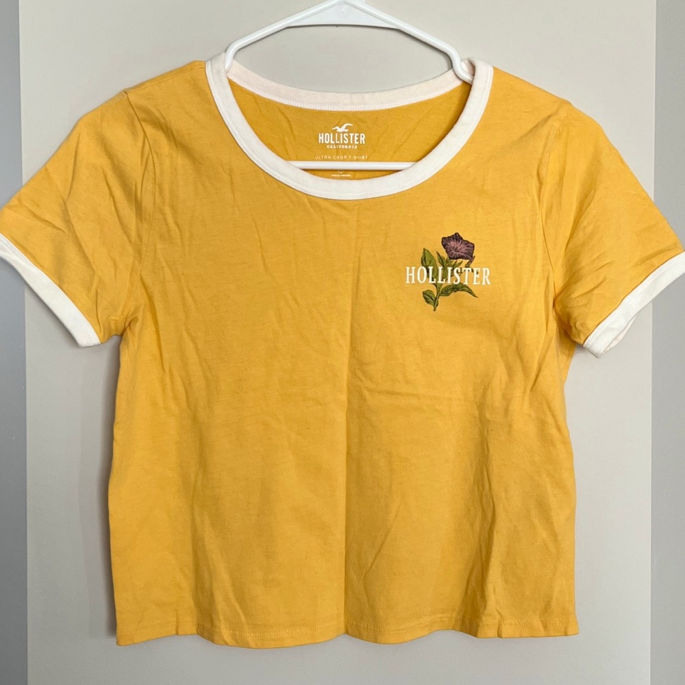 EUC Hollister Ultra Crop Mustard Yellow Shirt, Size Small